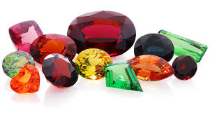 The beautiful chromatic varieties of Garnets