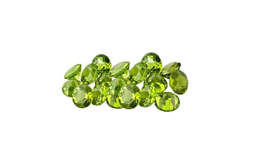 Peridot is August birthstone / O Peridoto é a pedra do mês de Agosto