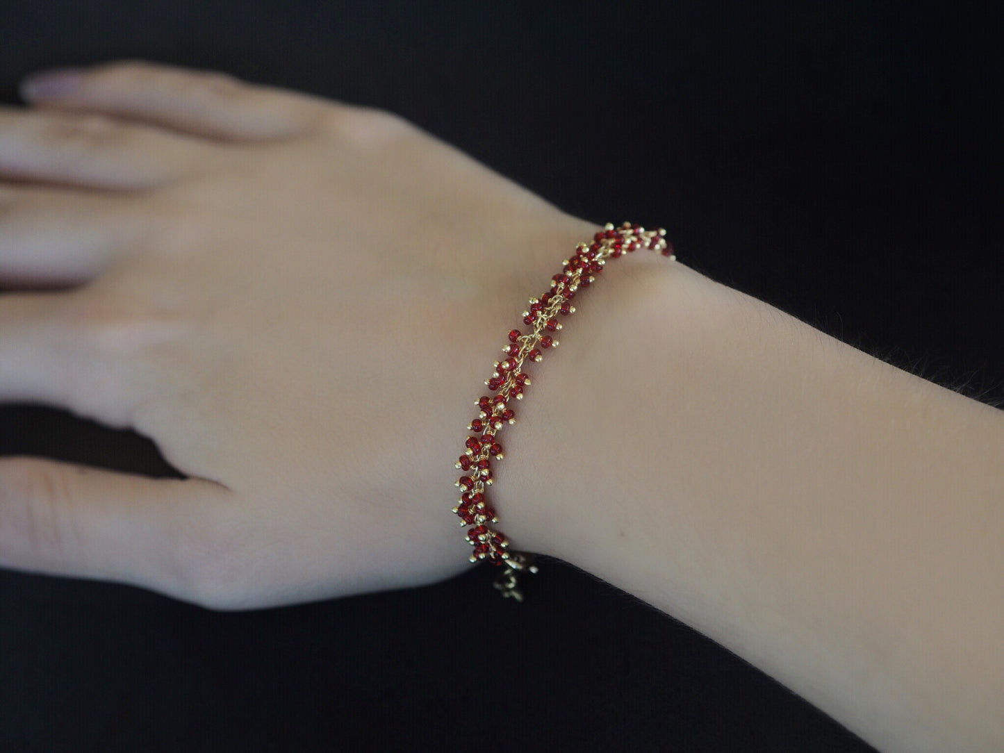 Pulsera minimalista de oro y rojo, pulsera de oro delicada ajustable, joyería minimalista, pulsera roja de mujer, regalos para ella, amor y pasión