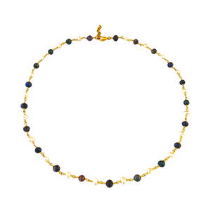 Perla - Delicate perle naturali bianche e blu e collana d'oro, regalo da damigella d'onore