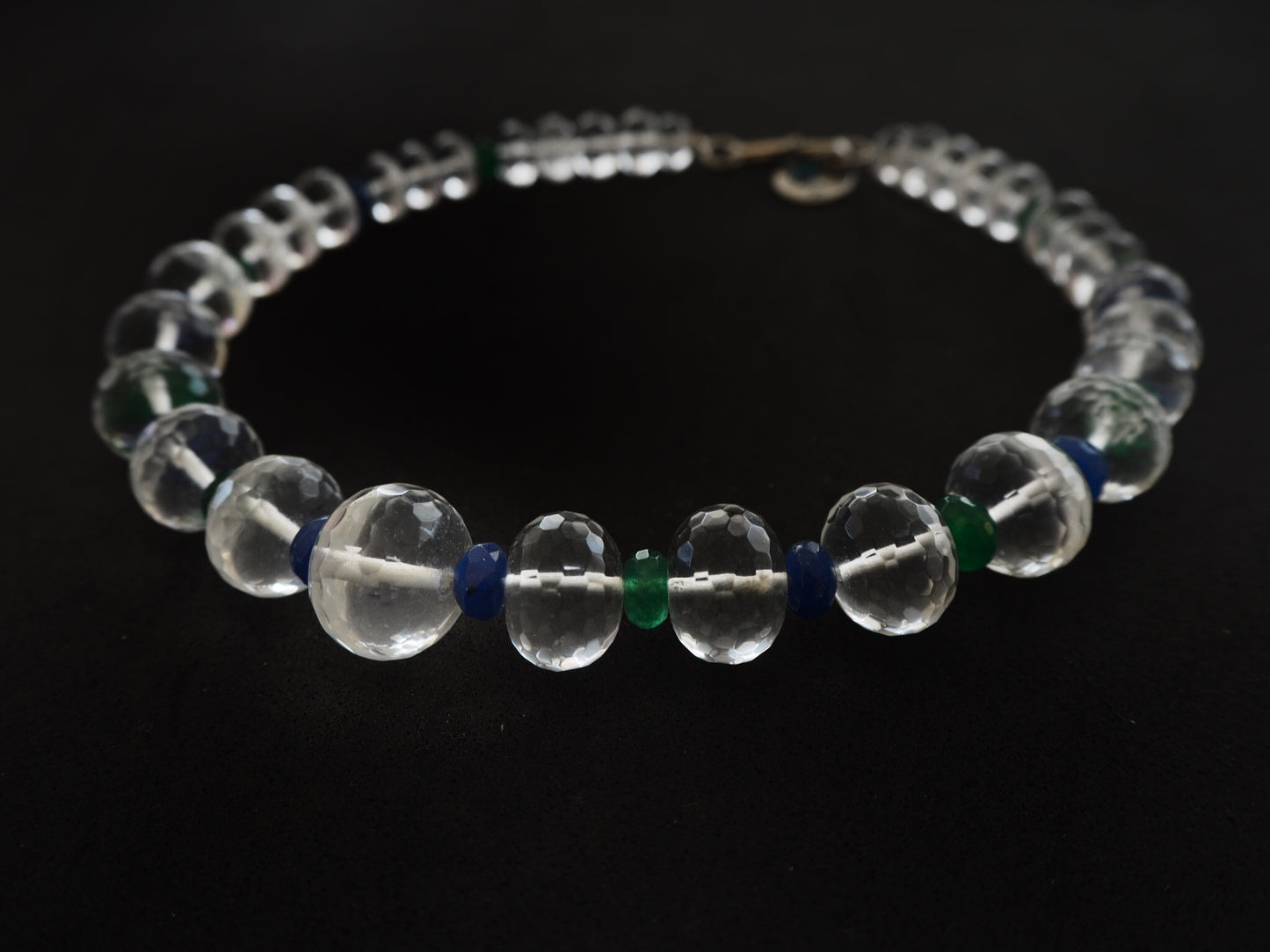 Collar de cuarzo cristal de roca y jade azul y verde