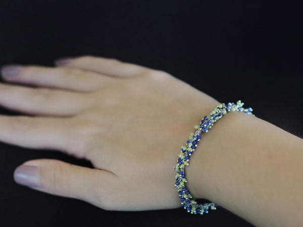 Bracciale minimalista blu, verde e argento, delicato braccialetto d'argento da donna regolabile, qualcosa di blu, regali per lei, gioielli con un tocco