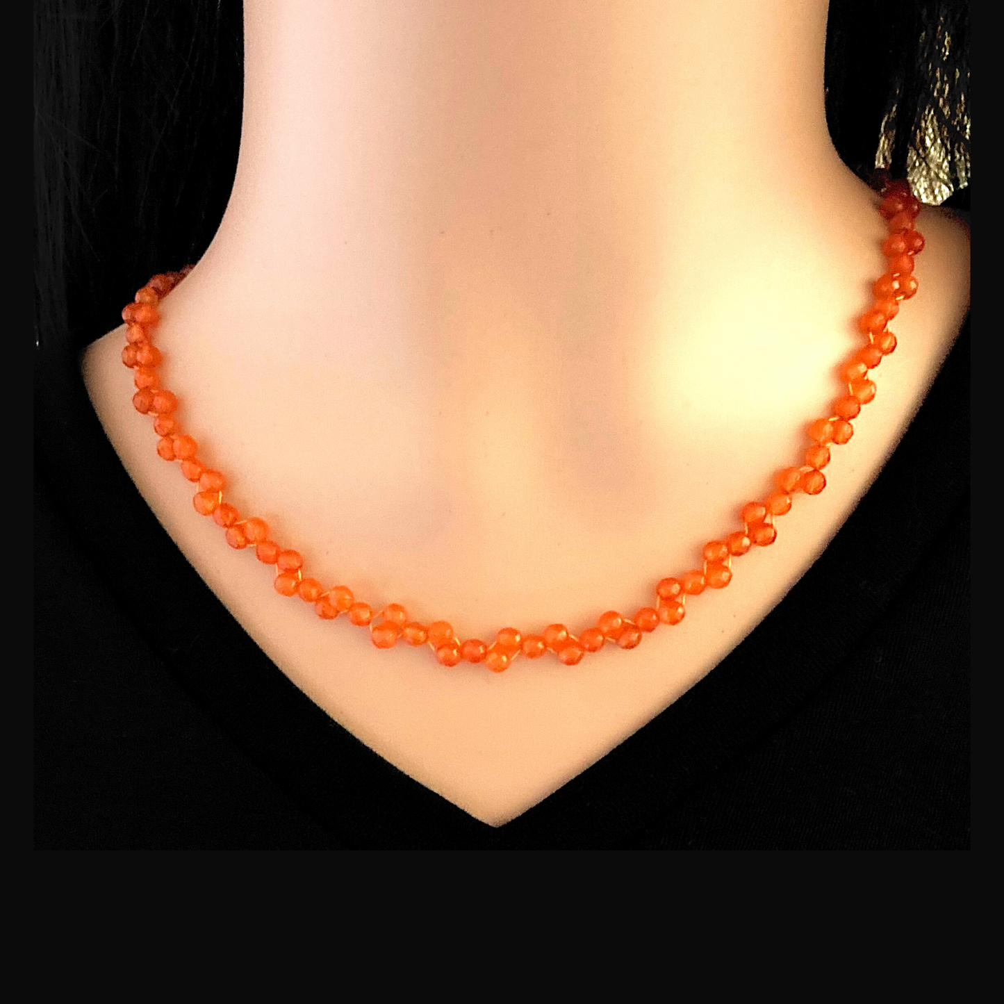 Cornaline - Collier de superposition de cornaline orange vif naturel avec une touche