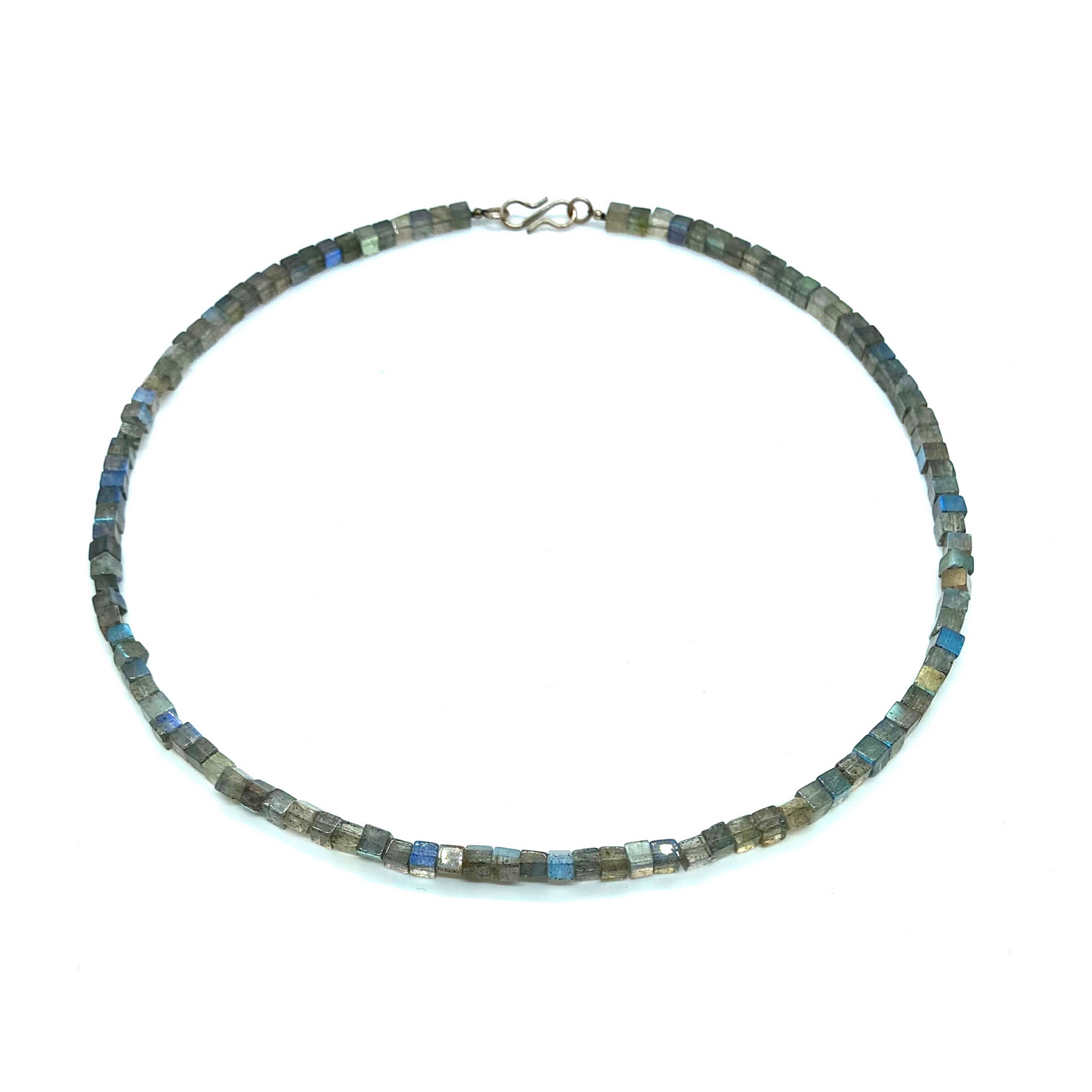 Collier de perles de cube de labradorite naturelle délicate