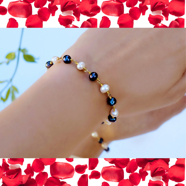 Perla:delicada pulsera de perlas y oro natural blanco y azul oscuro, regalos para ella, pulsera de perlas ajustable para mujer, algo azul, joya de dama de honor