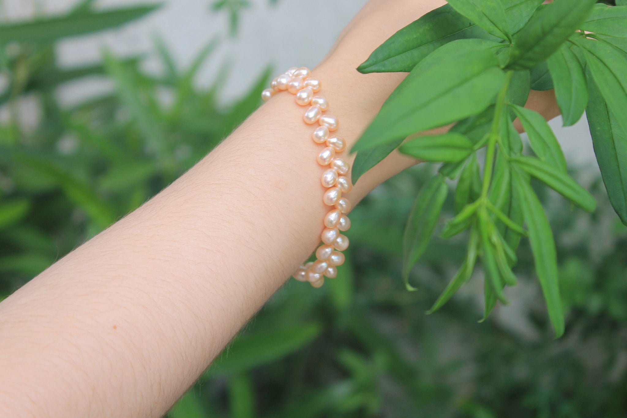 Perle - Natürliches Rosenperlenarmband, handgefertigtes rosa Perlenarmband, Geschenke für sie, Juni-Geburtsstein, Edelstein zum 3. Jahrestag, Frauenperlenarmband