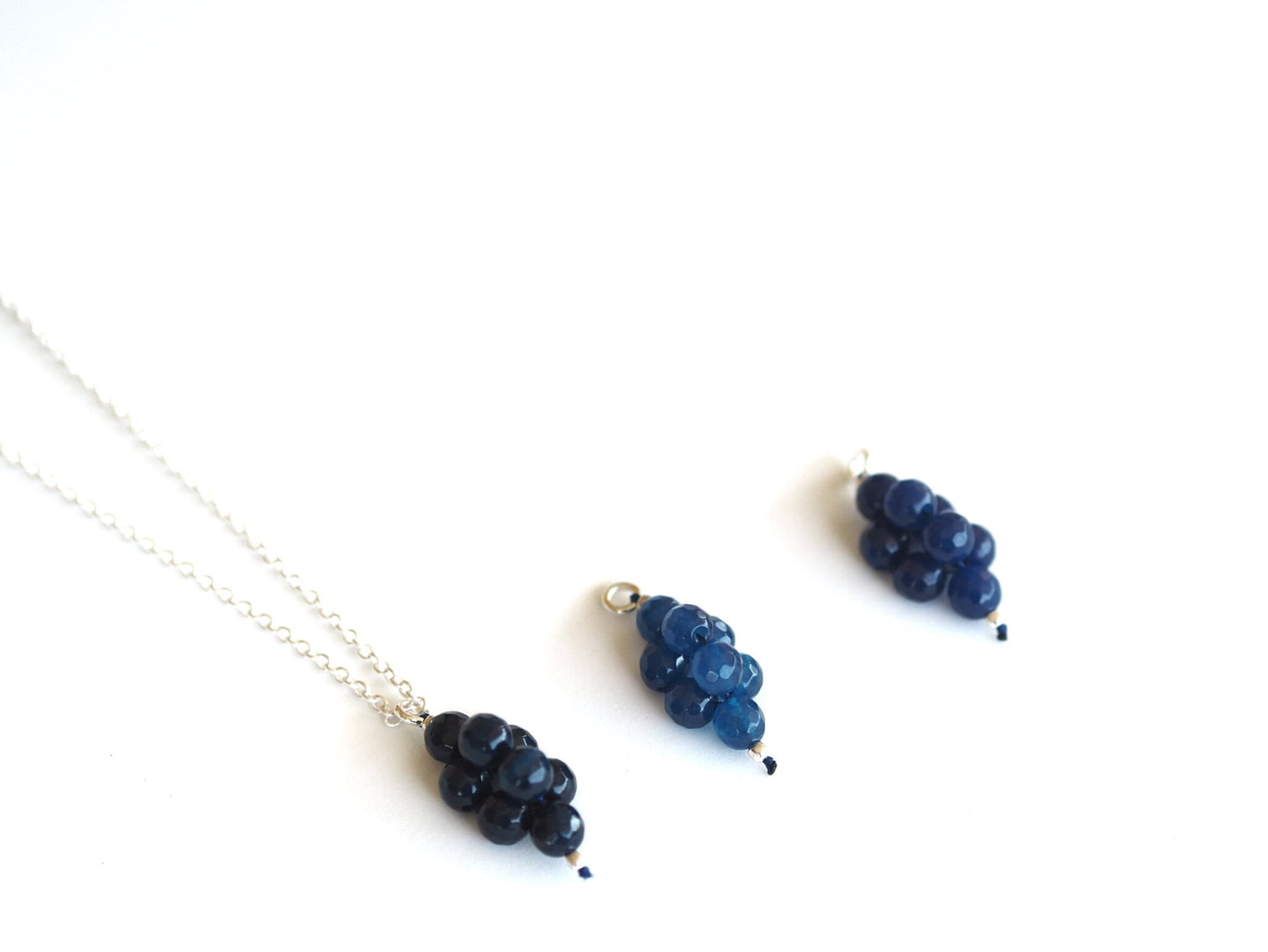 Giada - Collana in giada blu e catena d'argento