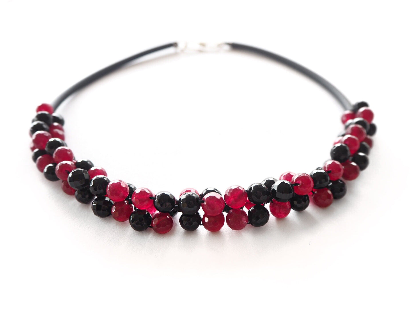 Ligne contemporaine - Collier onyx, agate bordeaux et caocho noir