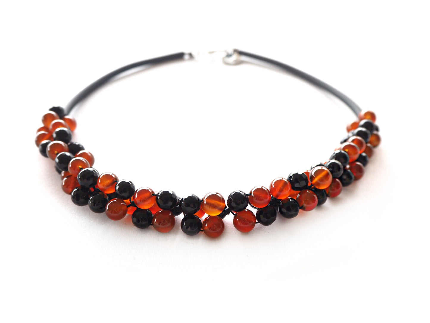 Ligne contemporaine - Collier onyx, cornaline et caocho noir