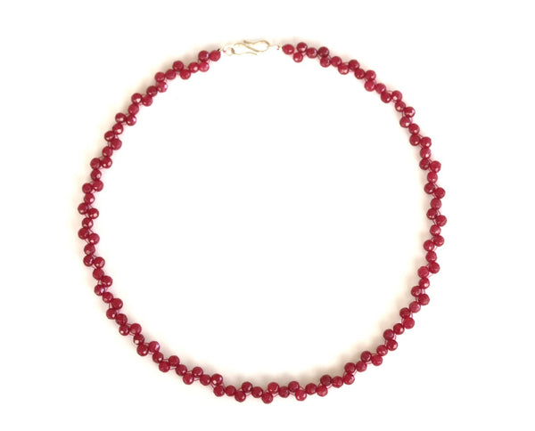 Ruby - Ruby necklace with a twist