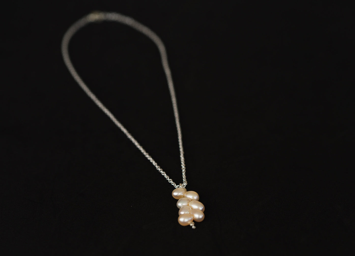 Pearl - Rose pearls pendant and silver chain necklace