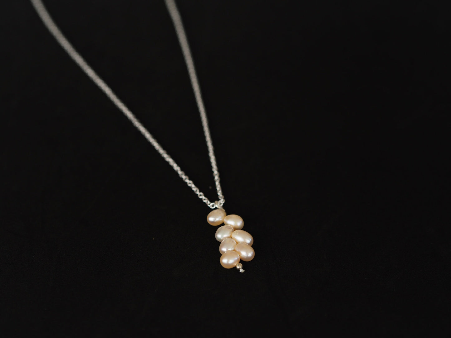 Pearl - Rose pearls pendant and silver chain necklace